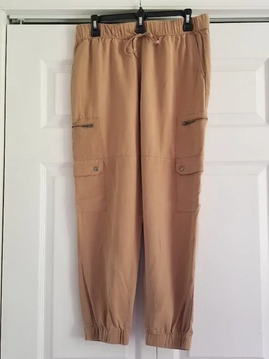 Banana Republic Women's Cargo Pants Medium Tan Honey Brown Pockets Soft - Picture 3 of 7